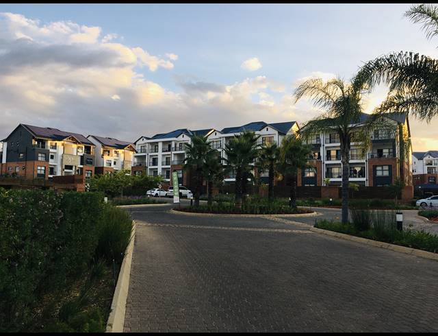 1 BEDROOM APARTMENT TO LET IN WILLOW PARK MANOR